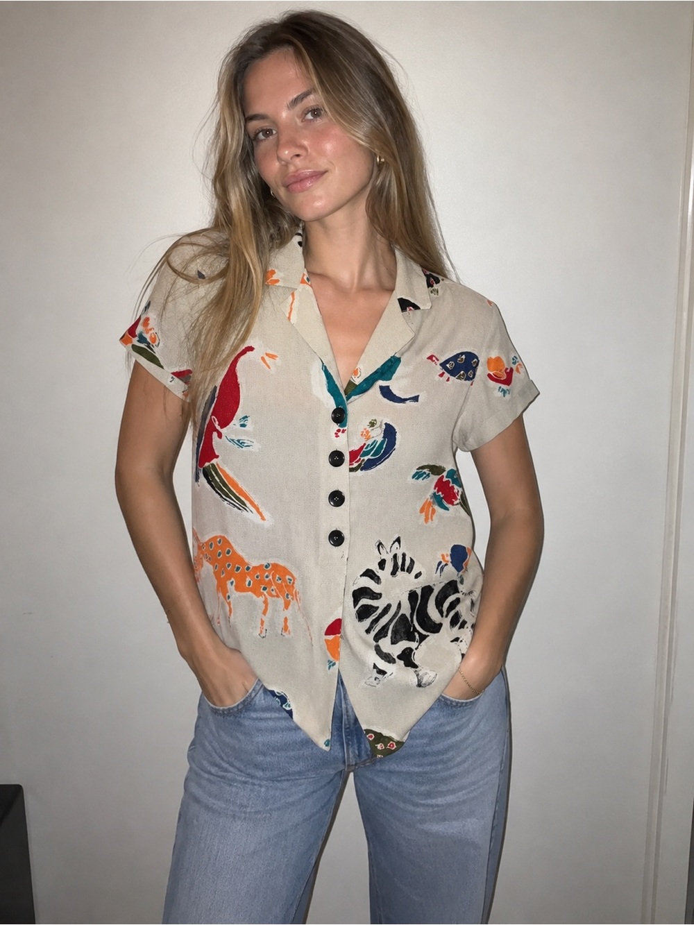 Dorothy Schoelen Platinum Animal Print Button Front Top Size Small 🦓 🦜🐆 🐢 🐘